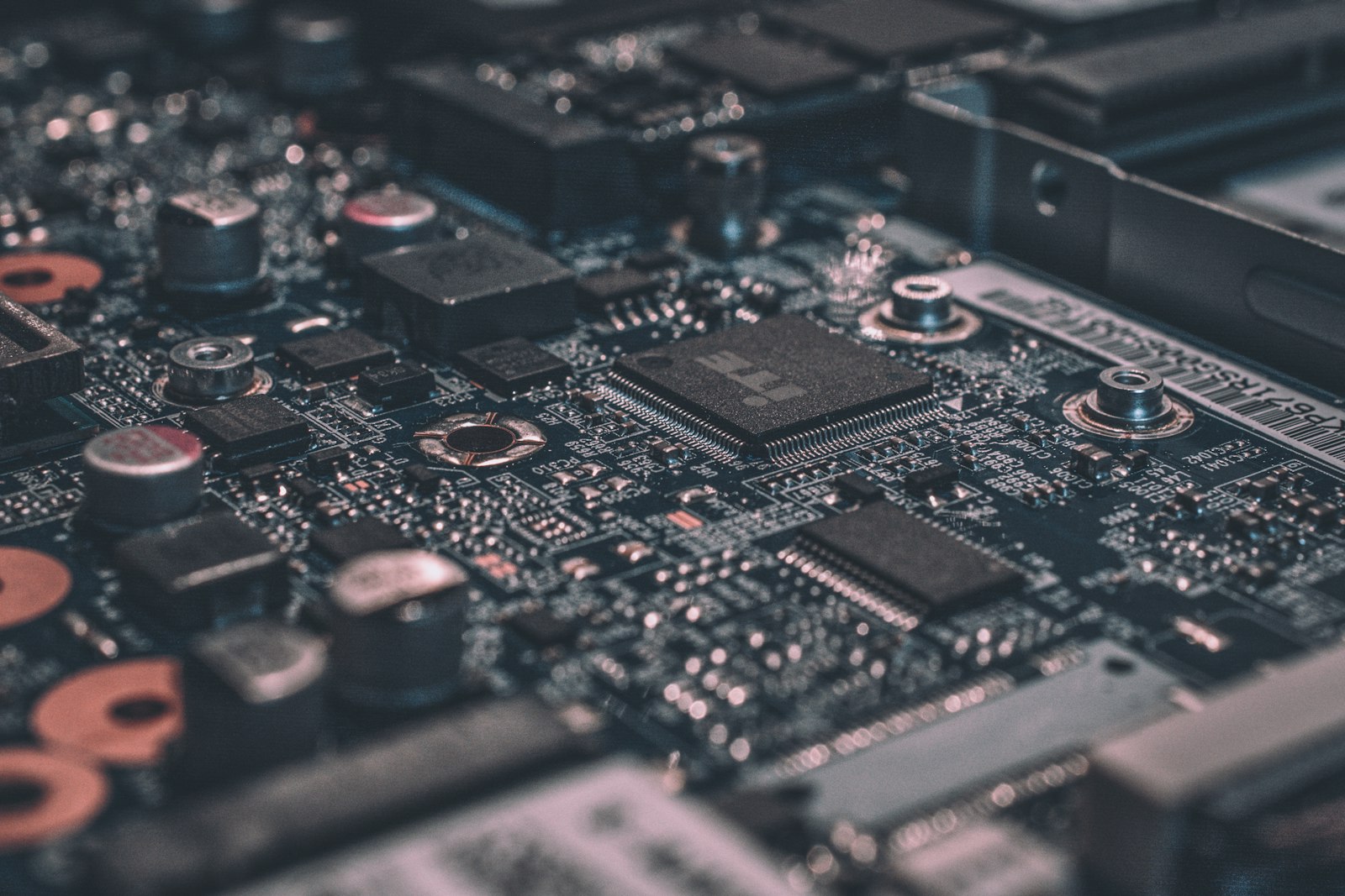 Qualcomm Snapdragon 8 Elite system on chip silicon wafer